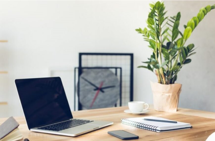 Some great ideas for computer table decoration with trees!